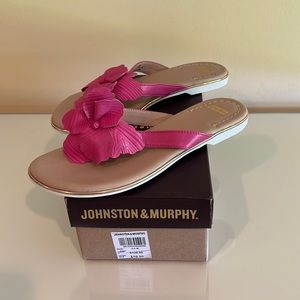 Women’s Johnston & Murphy pink flower thong